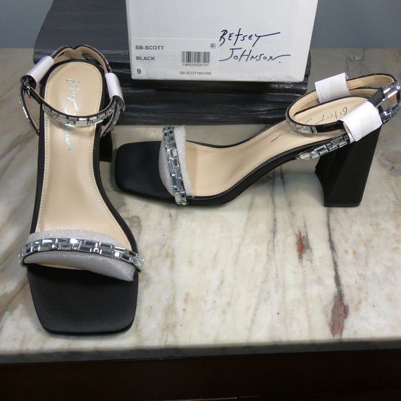NiB SEXY SPARKLING Betsey Johnson Women's Scott Heeled Sandal Black 9 - Picture 4 of 14